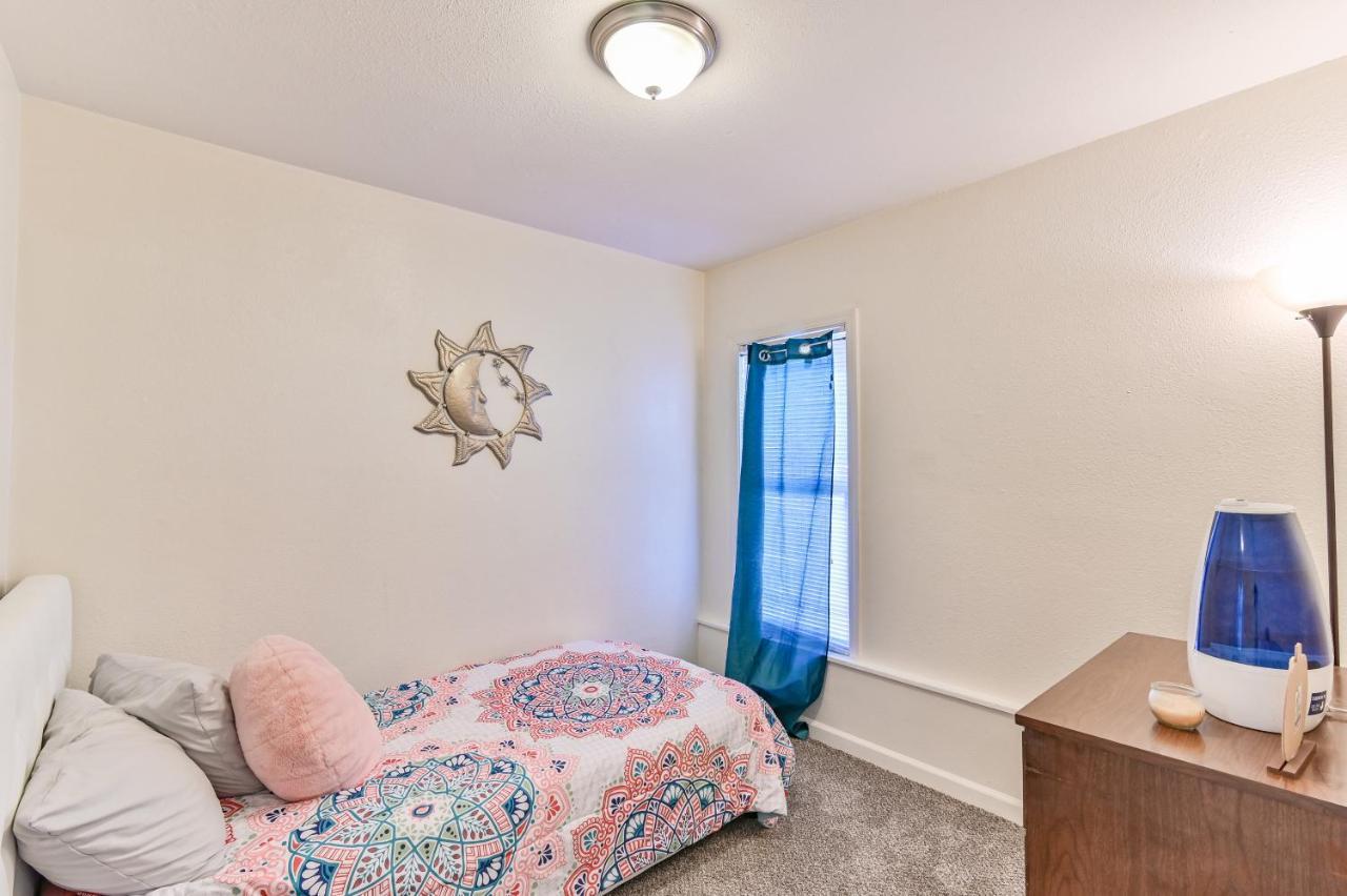 Апартаменты Cozy 2 Bdrm Apt - Easy Access Free Parking - Ac Unit Такома Экстерьер фото