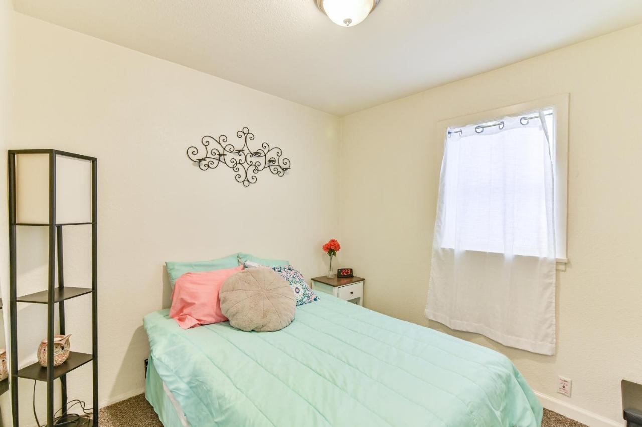 Апартаменты Cozy 2 Bdrm Apt - Easy Access Free Parking - Ac Unit Такома Экстерьер фото