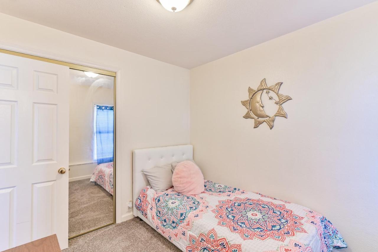 Апартаменты Cozy 2 Bdrm Apt - Easy Access Free Parking - Ac Unit Такома Экстерьер фото