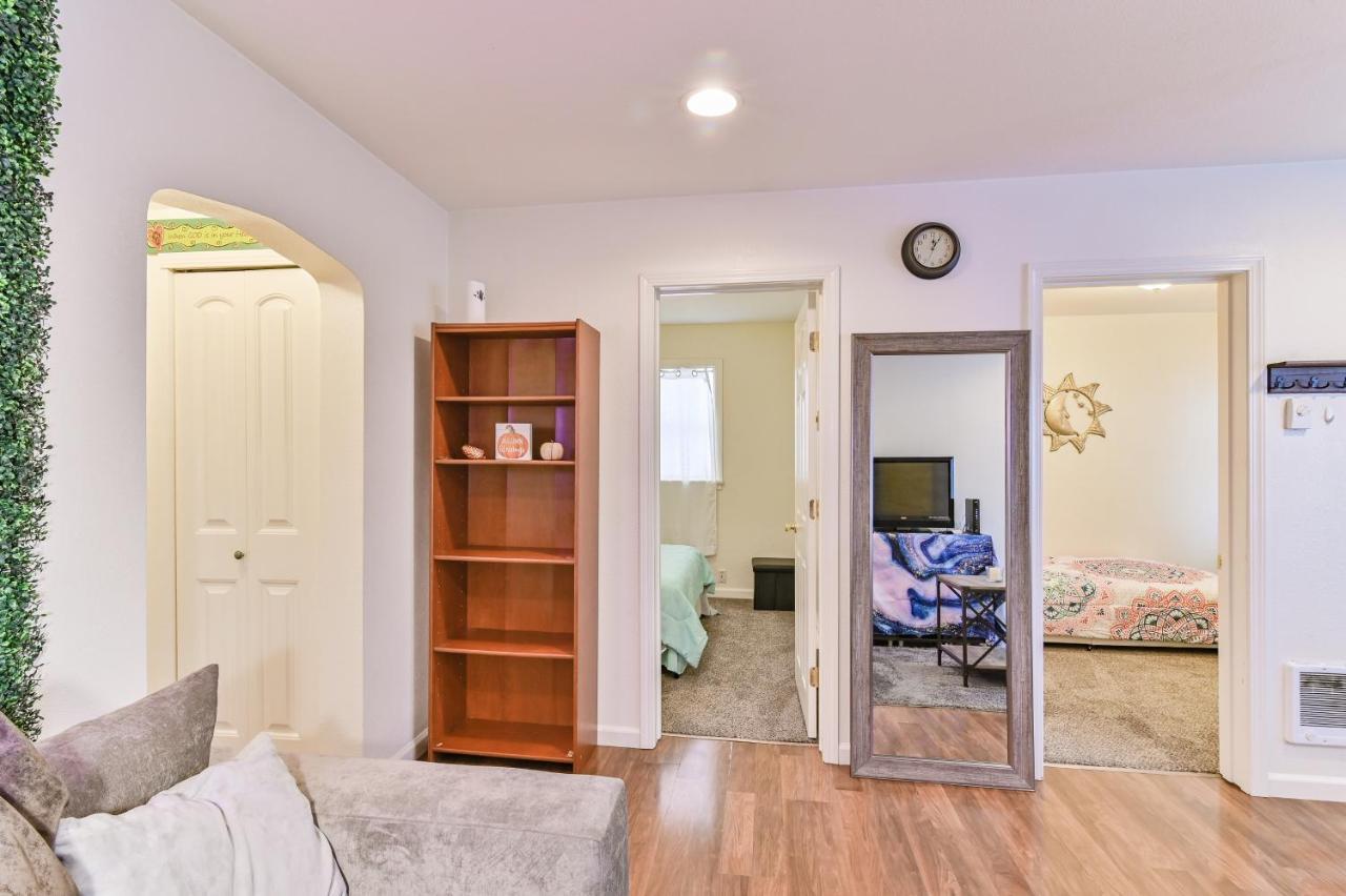 Апартаменты Cozy 2 Bdrm Apt - Easy Access Free Parking - Ac Unit Такома Экстерьер фото